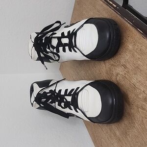 GUCCI Men's Black and White Leather GG Interlocking Logo High Top Sneakers Sz11